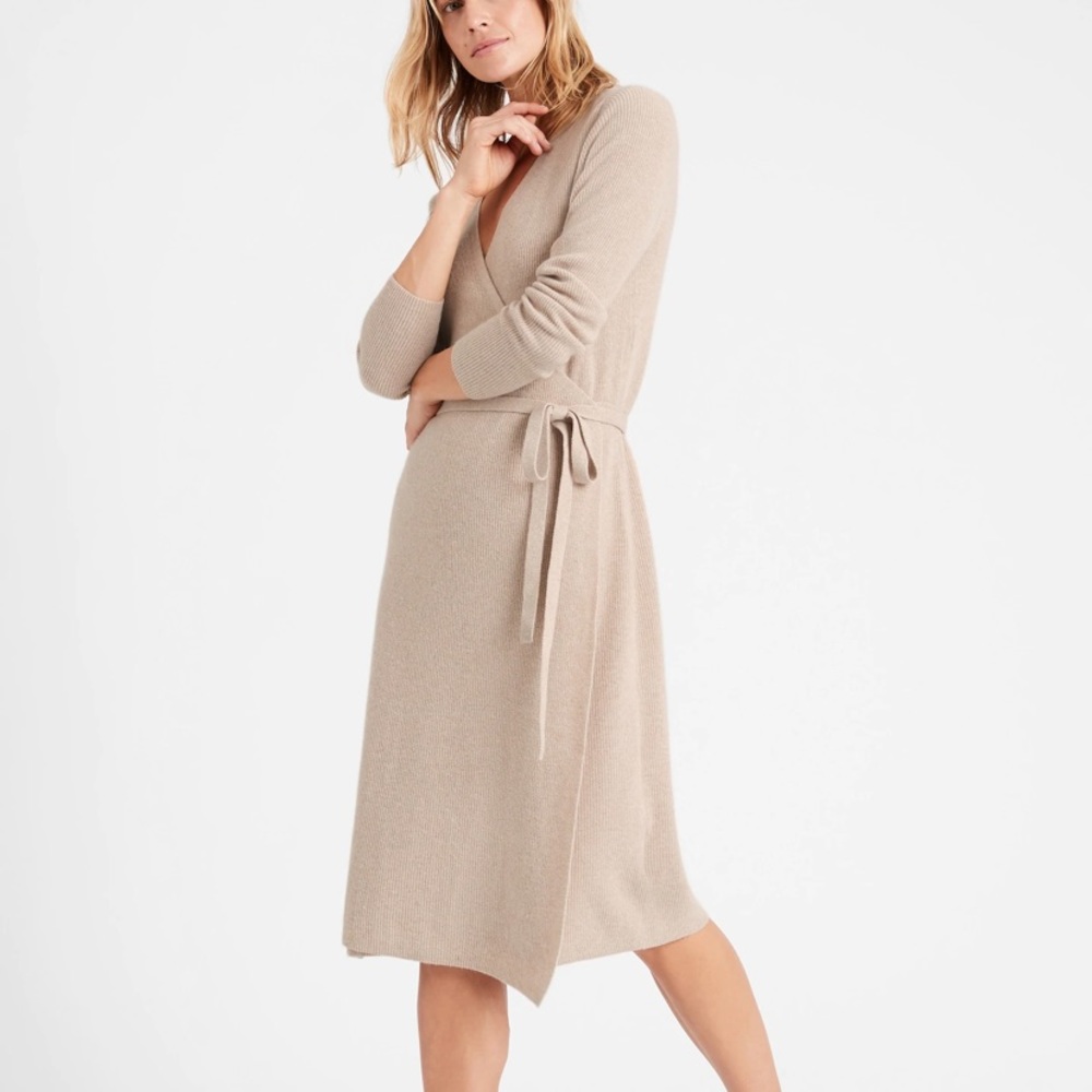 Banana Republic V-neck Cashmere blend wrap dress XS